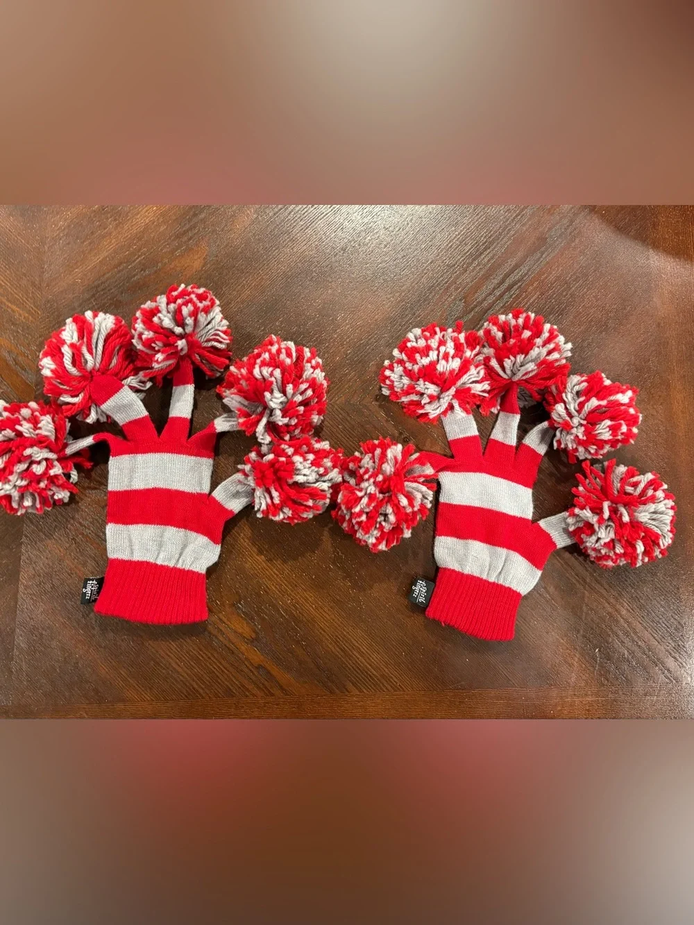 GAME DAY Fingerz Pom Pom Gloves Red & Gray - Adult size